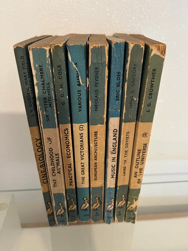 Vintage pelican books job - pelican, lot